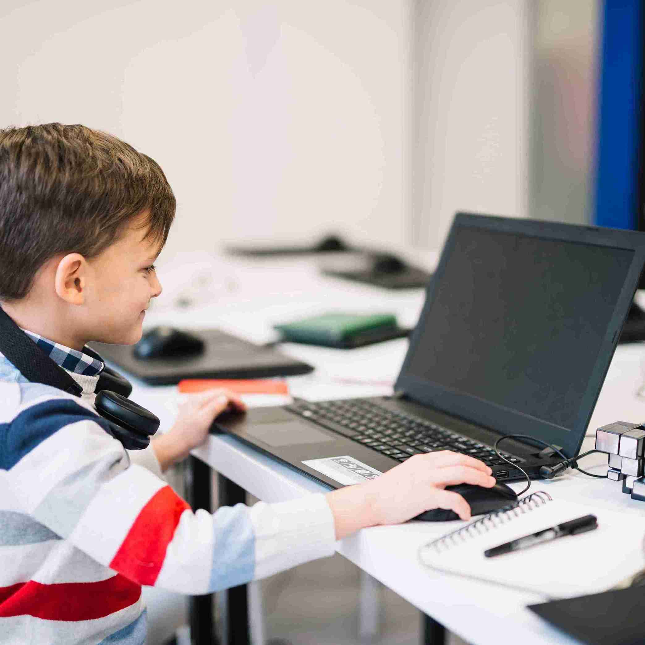 Taller infantil "Videojuegos con Scratch" de Robotta Education