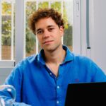 Presentación del libro "Sobreviviendo en el mundo gay" de Adrián Chico